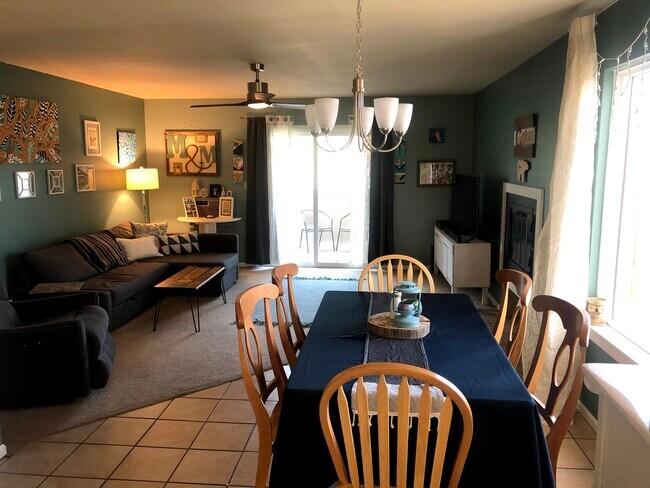 Sala de estar/comedor - 3465 Lochwood Dr Unidad A8