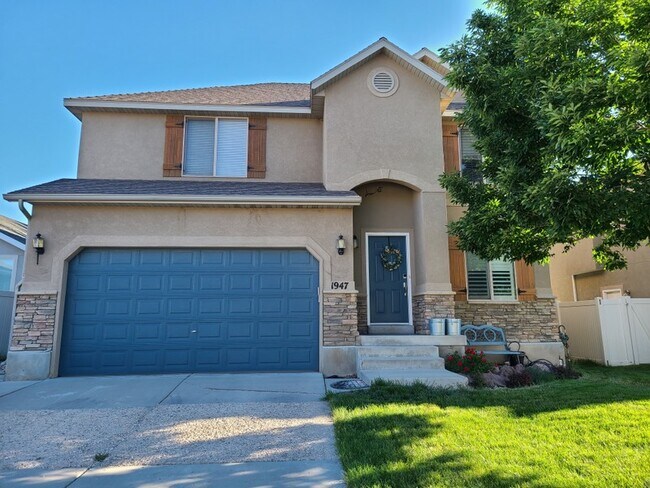 Photo - 1947 W 2250 N