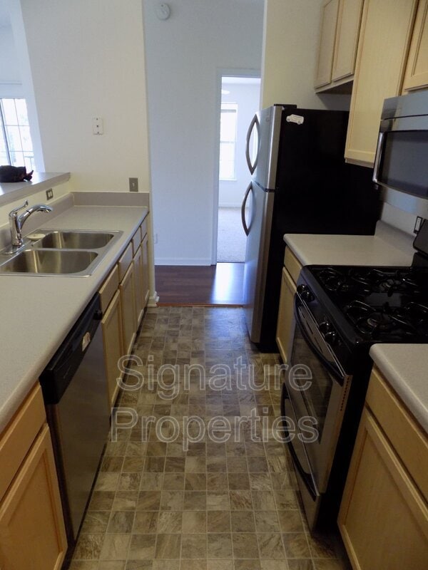 Photo - 801 Brassie Ln
