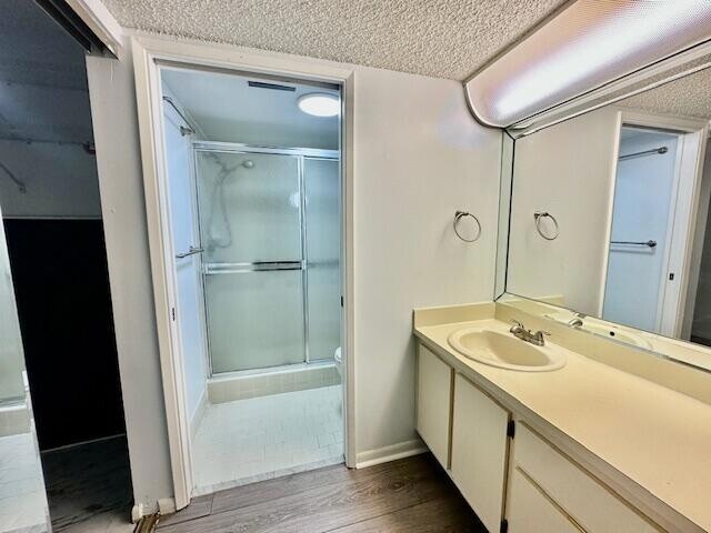 Photo - 18730 Stewart Cir