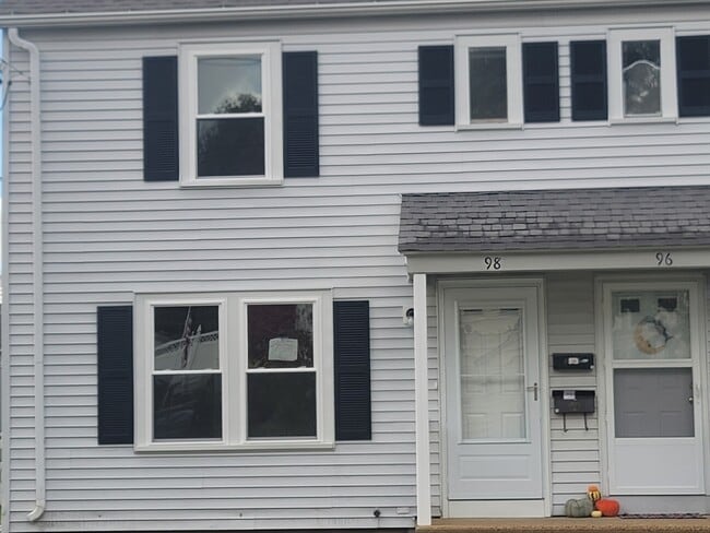 Building Photo - 98 Uncatena Ave Unit L