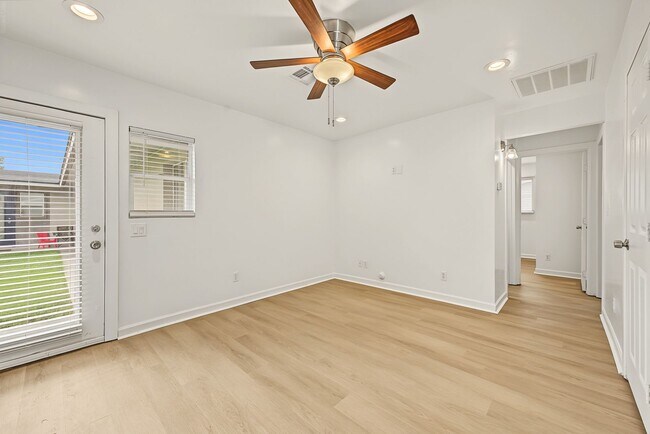 3007 N 22nd St Unit 04