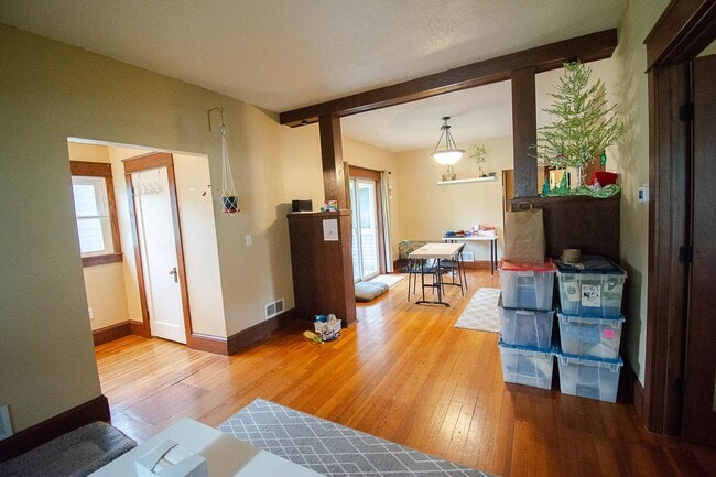 Photo - 101 8th Ave SE