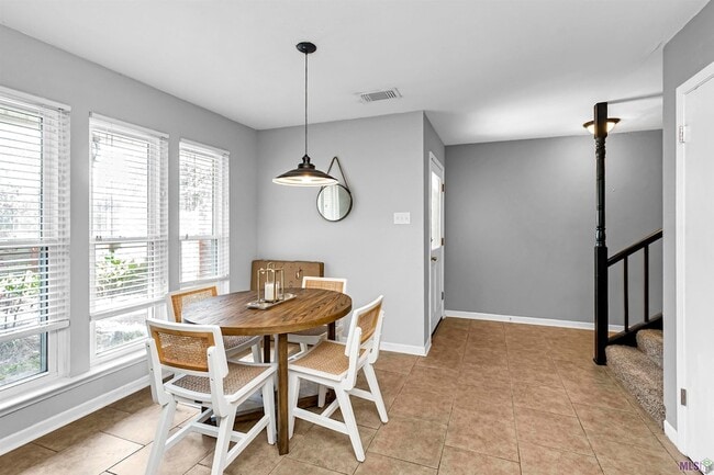 Photo - 9221 Fox Run Ave