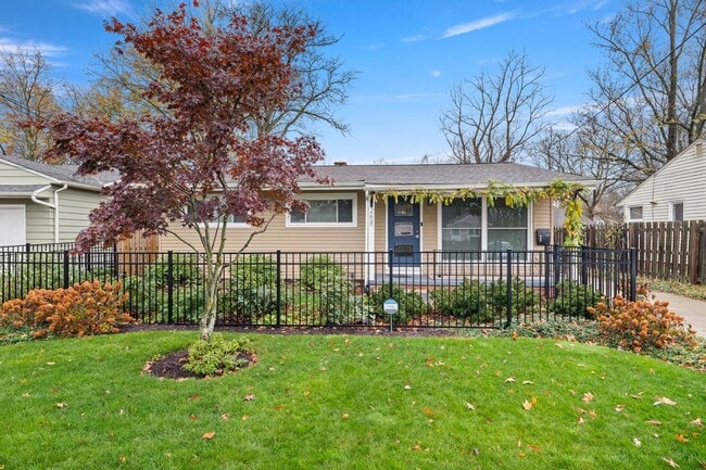Building Photo - COMING SOON! Stunning 3 Bed, 1 bath Home in Berea!