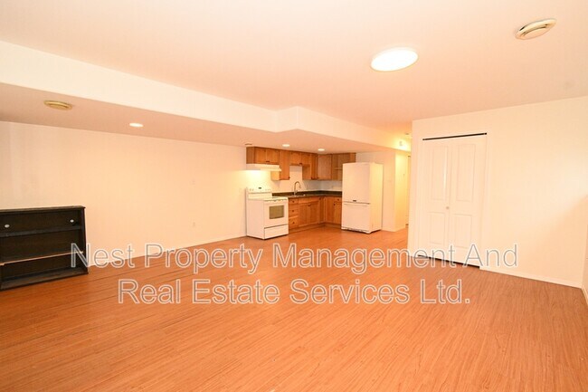 Photo - 2180 Victoria St