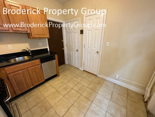 Photo - 375 Dorchester St