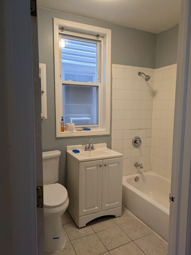 Photo - 231 Bayview Ave