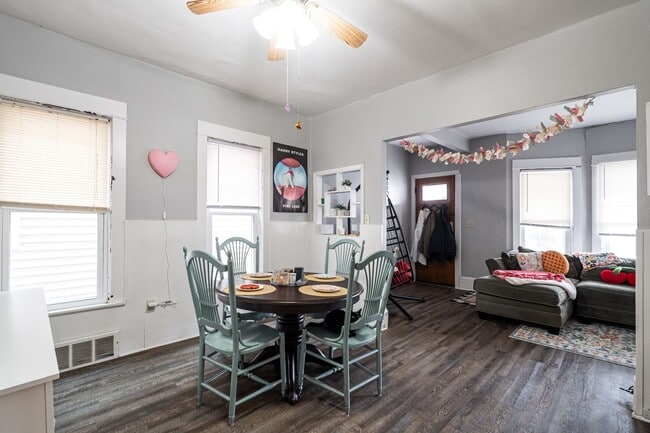 Photo - Bartlett Lower steps to campus