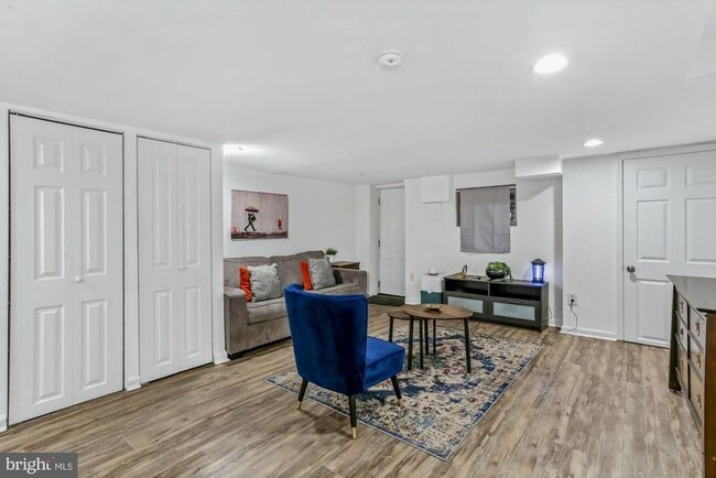 Photo - 952 Shepherd St NW