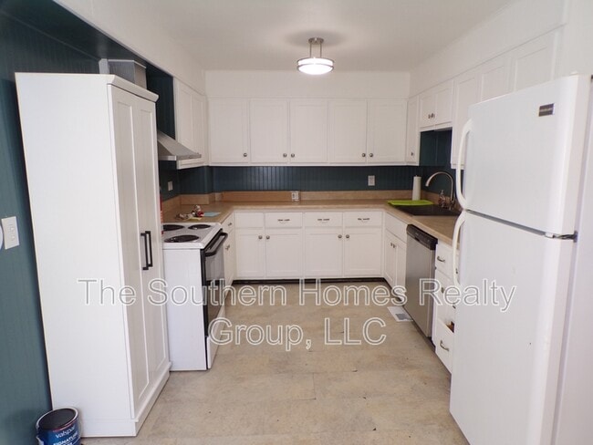 Photo - 103 McMinn Ave