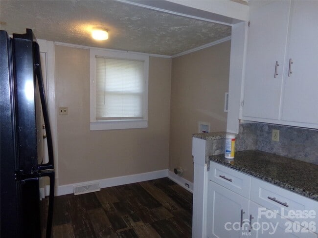 Photo - 729 Spruce St