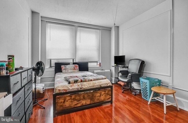 Building Photo - 1324 Locust St Unit 1128