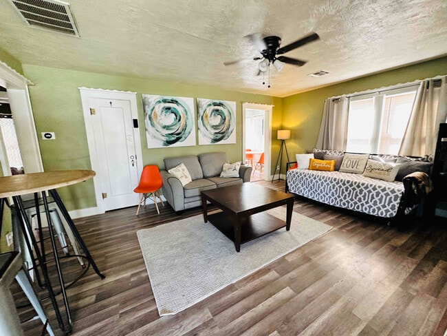 Photo - 1606 SW A Ave