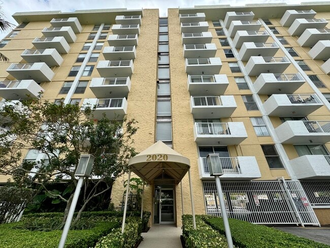 Photo - 2020 NE 135th St Unit #810