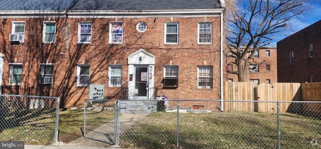 Building Photo - 604 Mellon St SE Rental