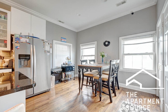 Photo - 1341 W Fletcher St Unidad 2