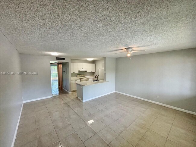 Photo - 1822 Meadows Cir Unit 1822
