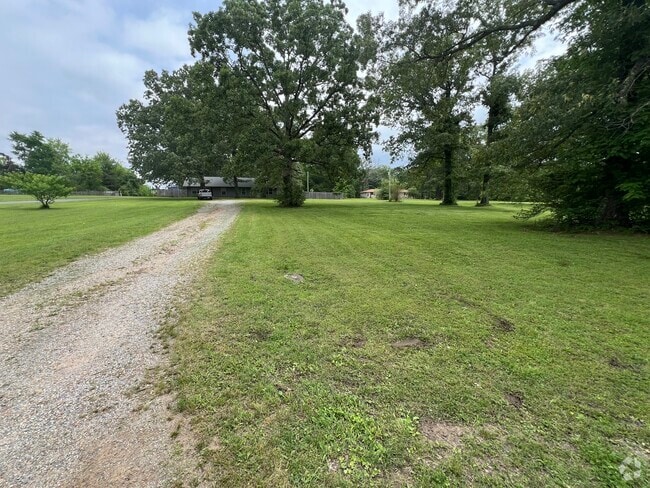 Building Photo - 1015 Kingston Springs Rd Unit A Kenneth Rental