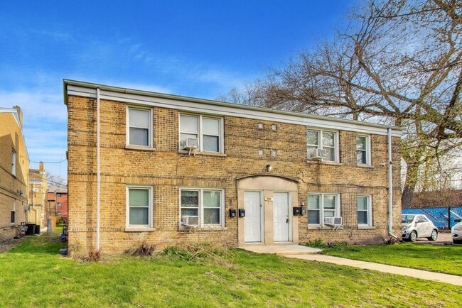 Building Photo - 7415 N Wolcott Ave Unit 1E