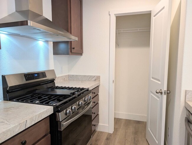 Photo - 400 Sulphur Bank Dr