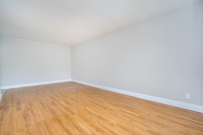 Photo - 25 Eccleston Dr Unit 102