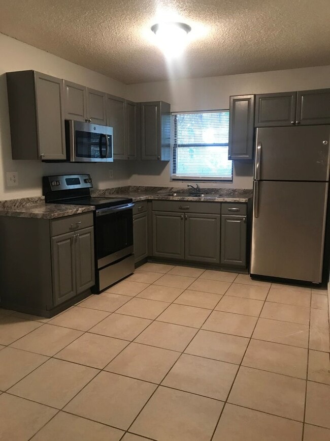 Photo - SPACIOUS RANCH STYLE 3 BEDROOM 2 FULL BATH...