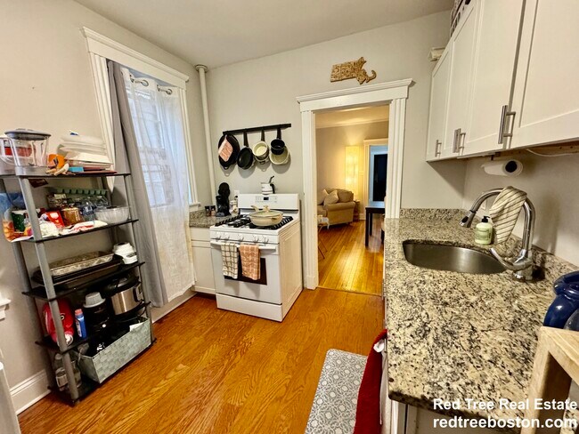 Photo - 1992 Commonwealth Ave