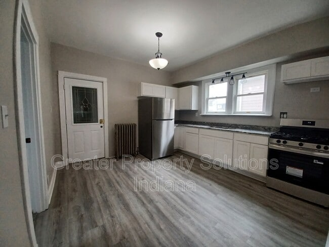 Photo - 1719 Sheridan Ave