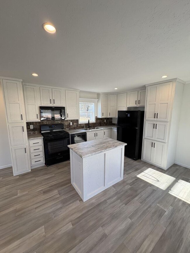 Photo - 19900 128th St