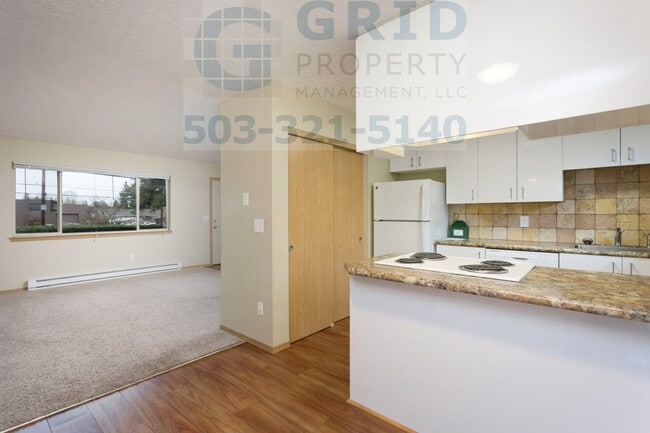 Building Photo - Newly Remodeled 2 Bedroom Apartment in Mt. Tabor! Unit 5109 A