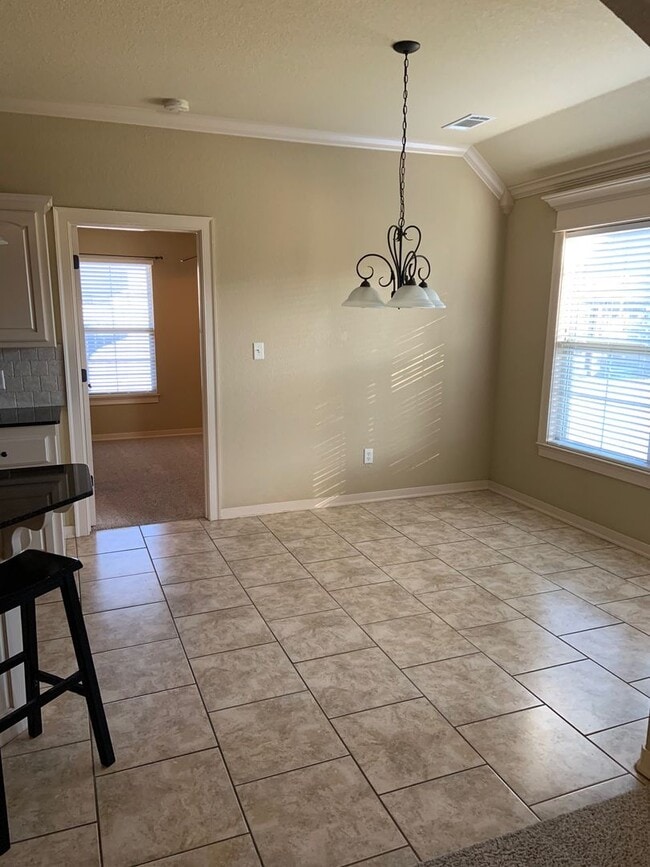 Photo - BEAUTIFUL HOME IN GREAT LOCATION!