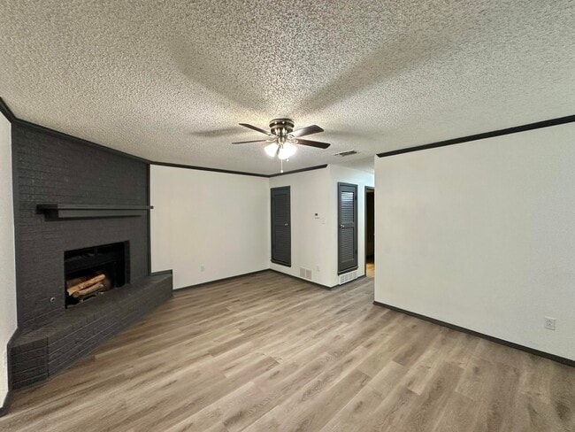 Photo - 7410 Avenue W