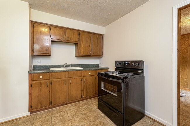 1103 Louise Rd