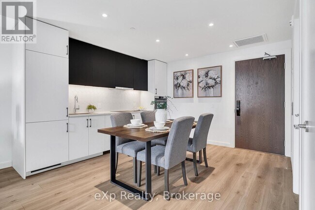 Photo - 741 King St W Unité 306