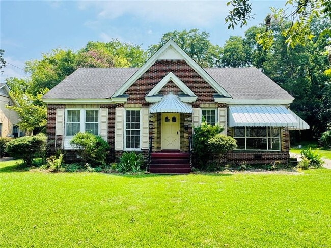 Photo - 3417 Wellington Rd