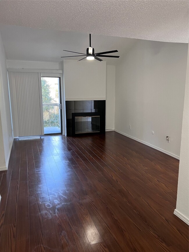 Building Photo - 10053 Westpark Dr Unit 306