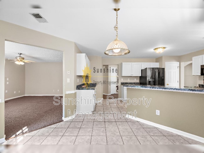 Photo - 3717 Finish Line Arch