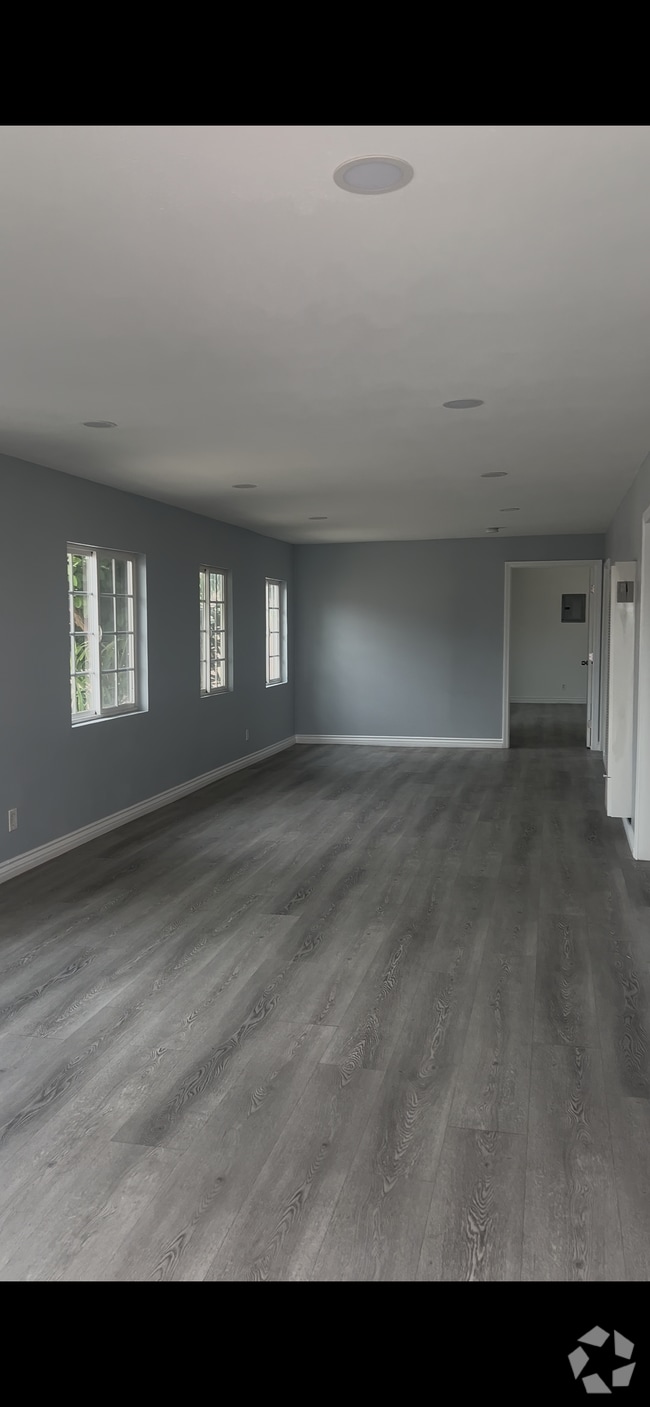 Building Photo - 8136 Walnut Dr Rental