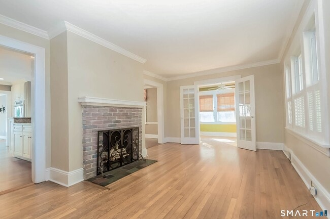 Photo - 798 Mill Plain Rd