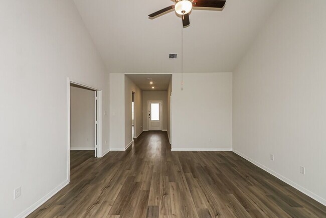 Photo - 464 Beechwood Hacienda Dr