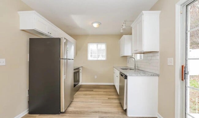 Photo - 3712 Shepway Loop