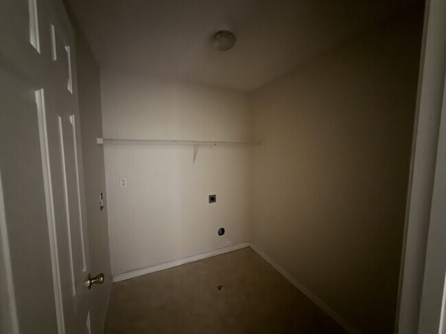 Photo - Apartment for Rent Unit 212