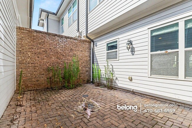 Photo - 8005 Pierpoint Ln