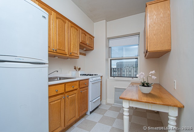 Photo - 230 Farmington Ave Unidad APT F2