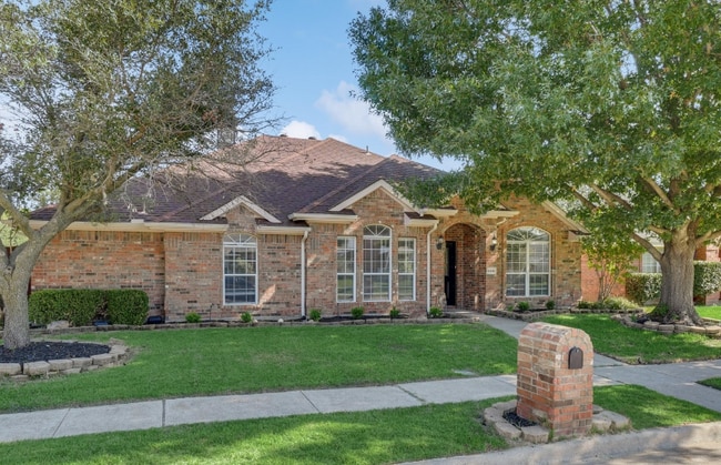 Building Photo - 5616 Petunia Dr