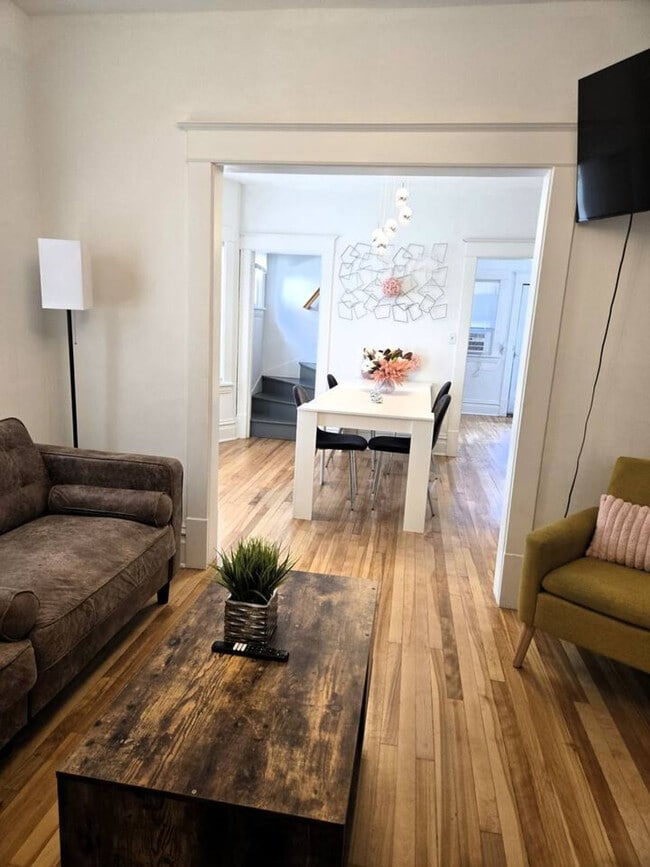 Building Photo - 1311 Englewood Ave Unit ID1326064P