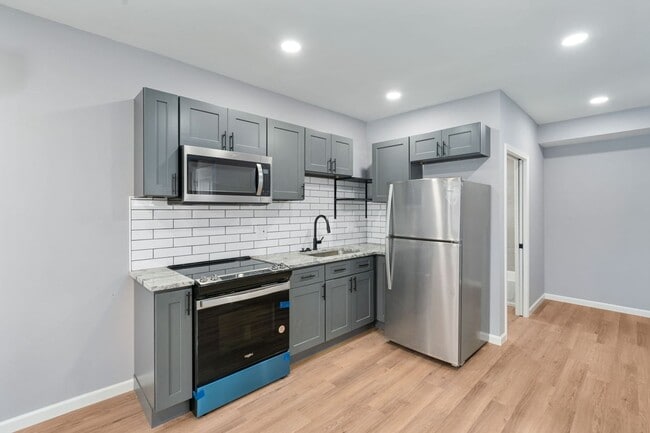 Photo - 786 Thomas Ave