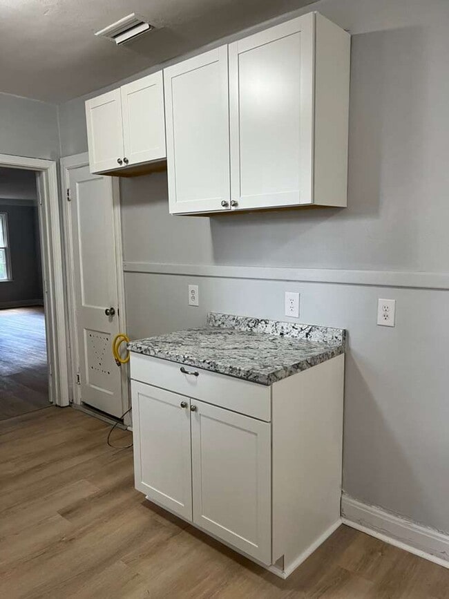 Photo - 1704 Church St