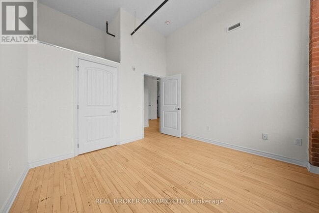 Photo - 150 Mill St Unité 111